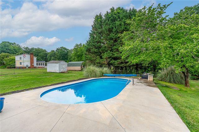 1206 Three Bridges Road, Easley, SC 29642