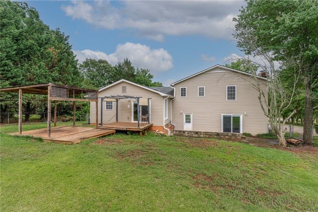 1206 Three Bridges Road, Easley, SC 29642