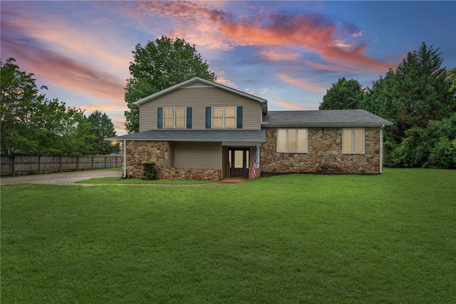 1206 Three Bridges Road, Easley, SC 29642