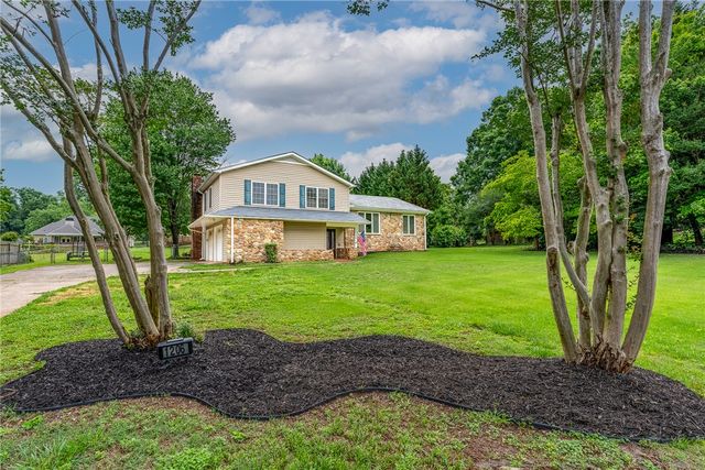 1206 Three Bridges Road, Easley, SC 29642