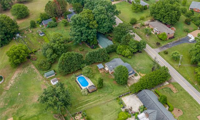 1206 Three Bridges Road, Easley, SC 29642