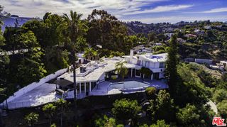 960 Stradella Road, Los Angeles, CA 90077