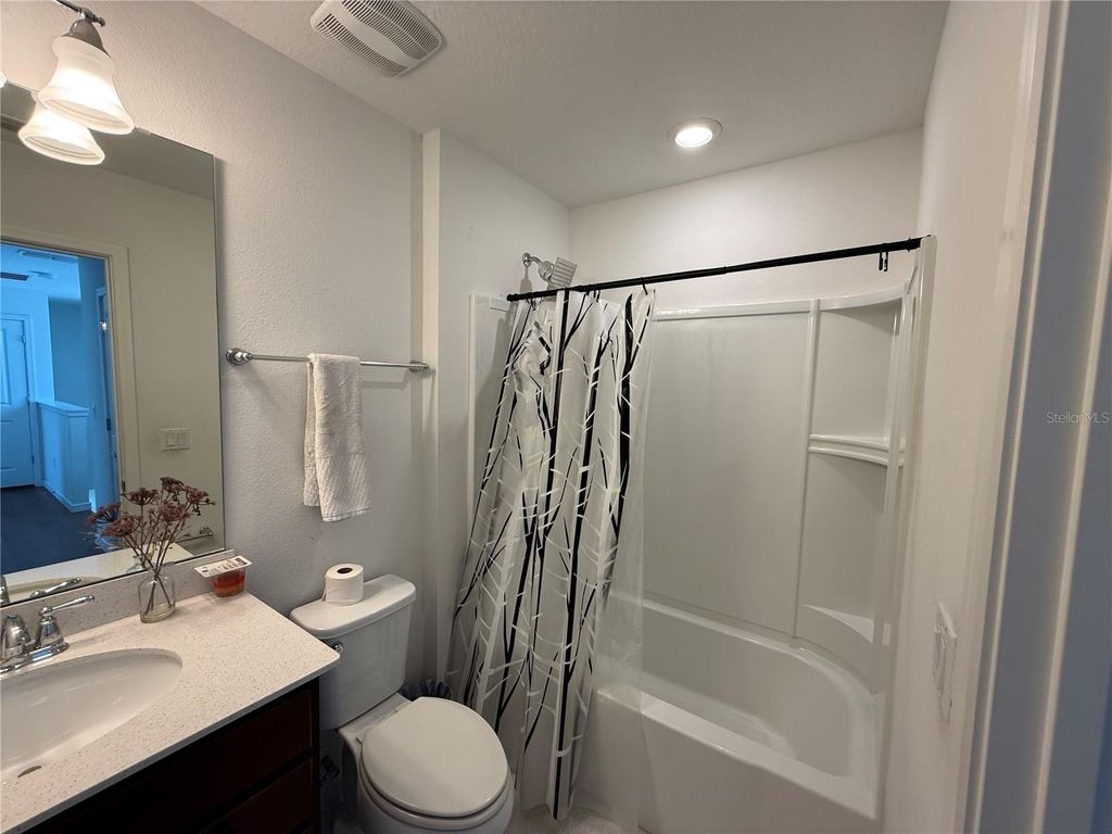 Image 17 of property listing at 14486 SAPELO BEACH DRIVE, Orlando, FL 32827