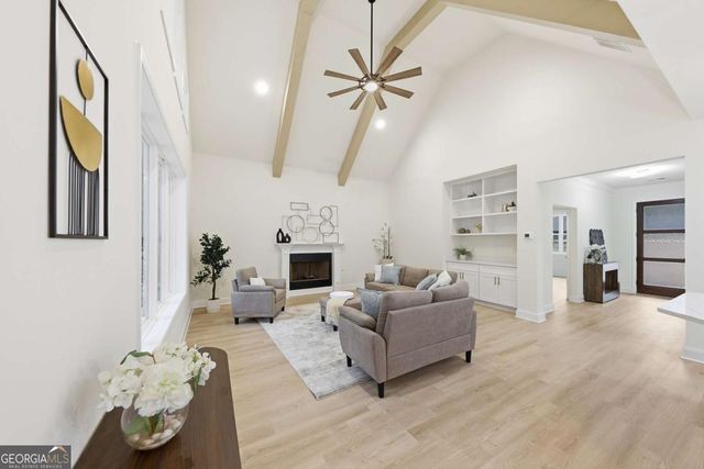 370 Harbour Shores Drive, Jackson, GA 30233