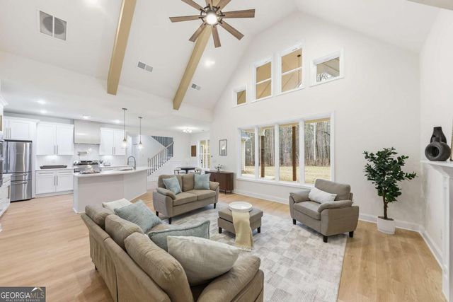 370 Harbour Shores Drive, Jackson, GA 30233