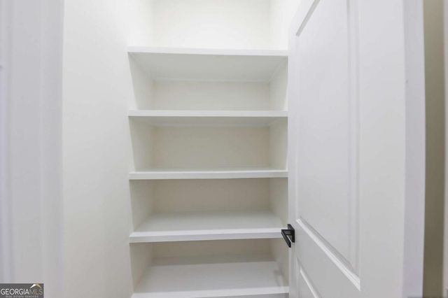 370 Harbour Shores Drive, Jackson, GA 30233