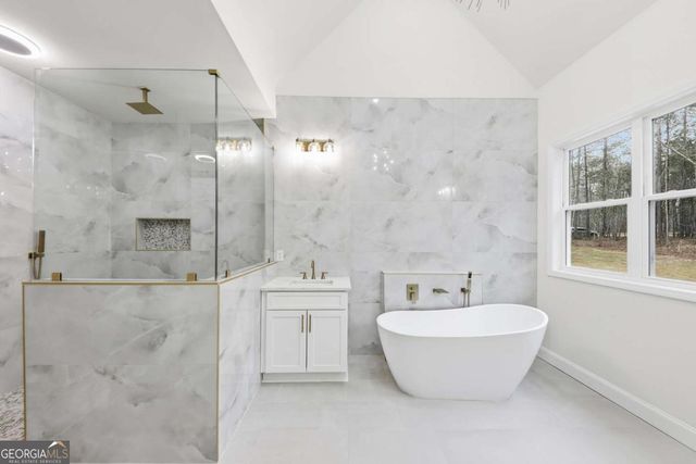 370 Harbour Shores Drive, Jackson, GA 30233