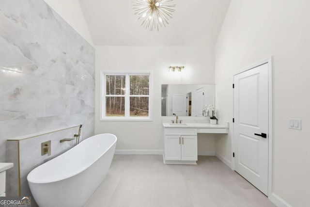 370 Harbour Shores Drive, Jackson, GA 30233