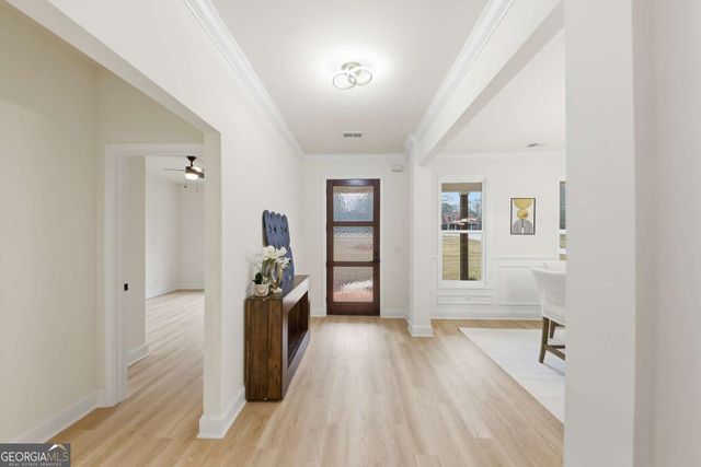 370 Harbour Shores Drive, Jackson, GA 30233