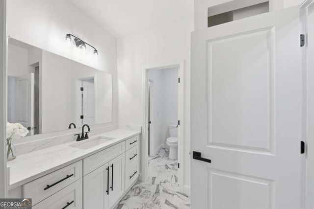 370 Harbour Shores Drive, Jackson, GA 30233