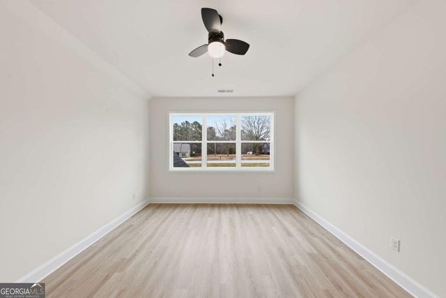 370 Harbour Shores Drive, Jackson, GA 30233