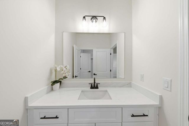 370 Harbour Shores Drive, Jackson, GA 30233