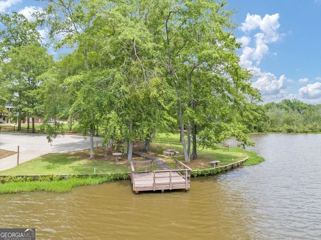 370 Harbour Shores Drive, Jackson, GA 30233