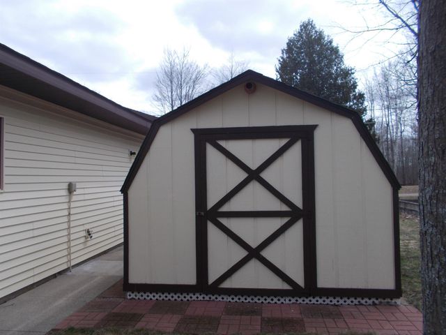 8120 Avalon Drive, Hale, MI 48739