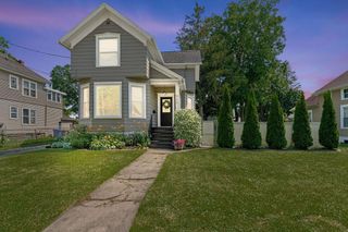917 E IRVING AVENUE, Oshkosh, WI 54901