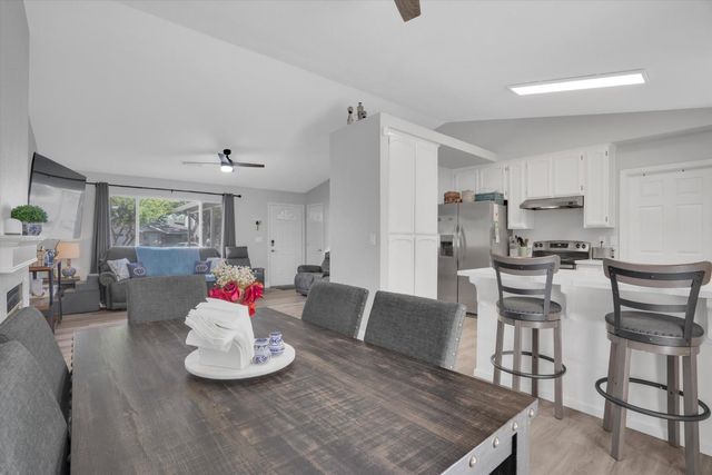 1105 Memory Ln, Modesto, CA 95351