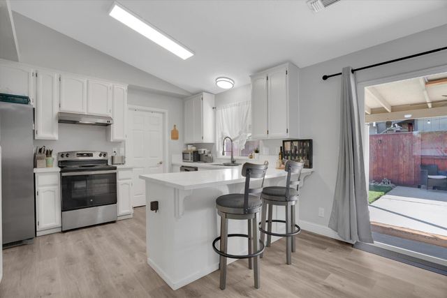 1105 Memory Ln, Modesto, CA 95351