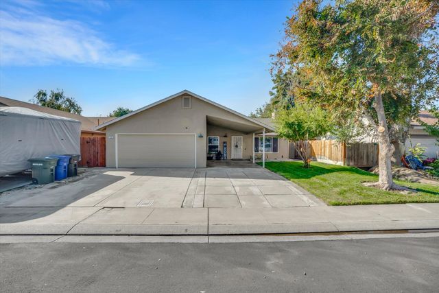 1105 Memory Ln, Modesto, CA 95351
