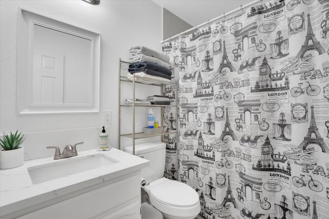 1105 Memory Ln, Modesto, CA 95351