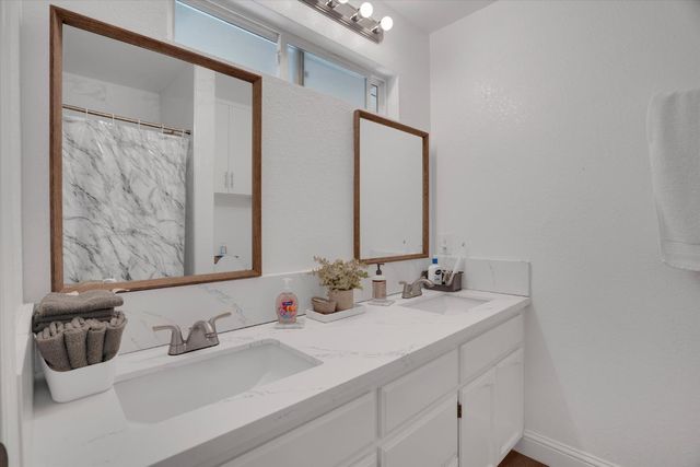 1105 Memory Ln, Modesto, CA 95351