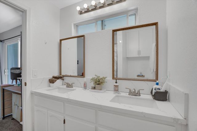 1105 Memory Ln, Modesto, CA 95351