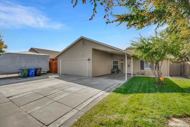 1105 Memory Ln, Modesto, CA 95351