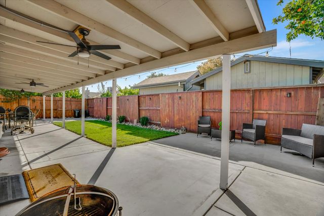 1105 Memory Ln, Modesto, CA 95351
