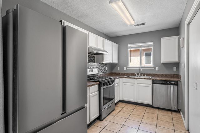 615 82ND Street SW, Albuquerque, NM 87121