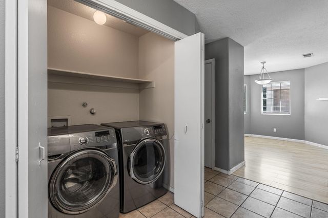 615 82ND Street SW, Albuquerque, NM 87121