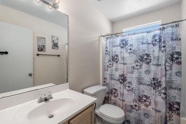 615 82ND Street SW, Albuquerque, NM 87121