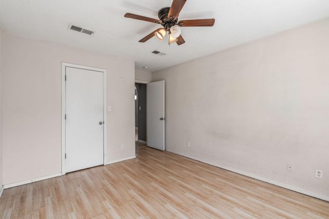 615 82ND Street SW, Albuquerque, NM 87121