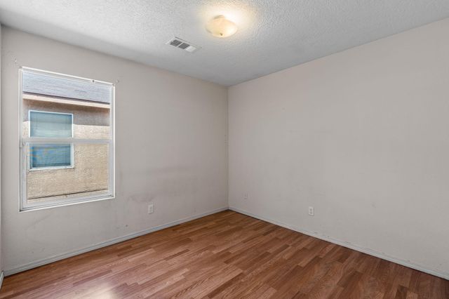 615 82ND Street SW, Albuquerque, NM 87121