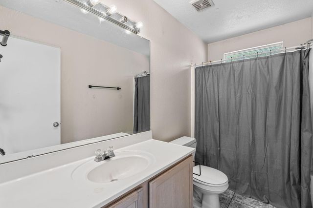 615 82ND Street SW, Albuquerque, NM 87121