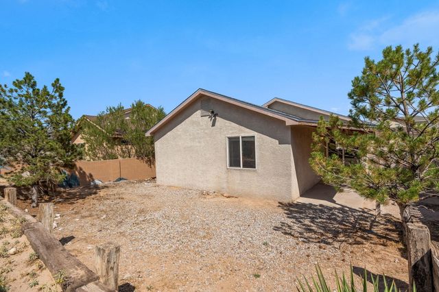 615 82ND Street SW, Albuquerque, NM 87121