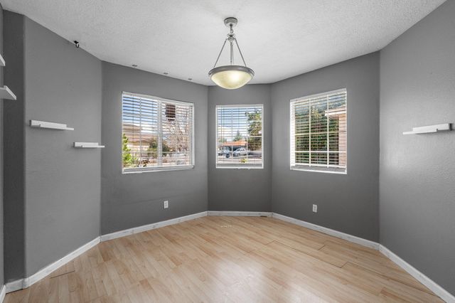 615 82ND Street SW, Albuquerque, NM 87121