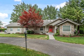 204 Observation Dr, Yakima, WA 98901