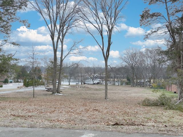 220 Bluegrass Dr, Hendersonville, TN 37075