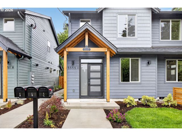 5555 Se STEELE St A & C, Portland, OR 97206
