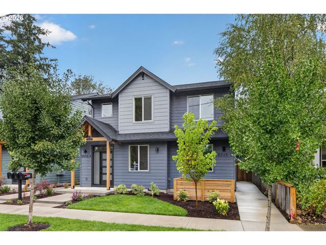 5555 Se STEELE St A & C, Portland, OR 97206