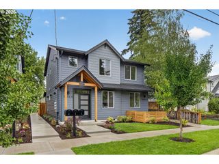 5555 Se STEELE St A & C, Portland, OR 97206
