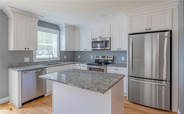 4 Batcheller Avenue, Cranston, RI 02920