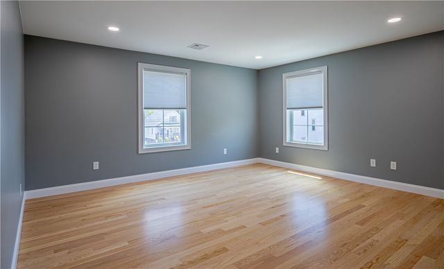 4 Batcheller Avenue, Cranston, RI 02920