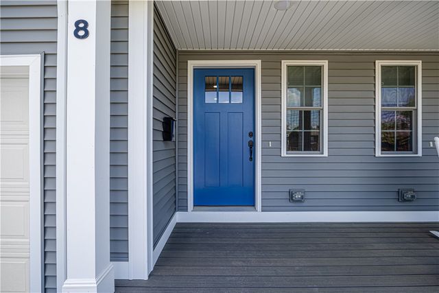 4 Batcheller Avenue, Cranston, RI 02920