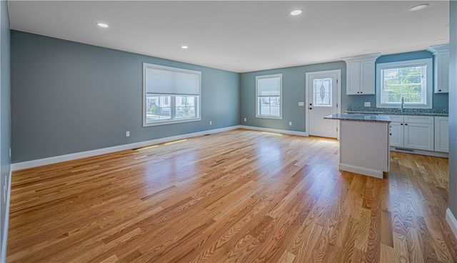 4 Batcheller Avenue, Cranston, RI 02920