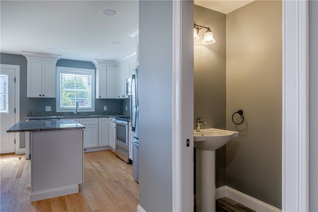 4 Batcheller Avenue, Cranston, RI 02920