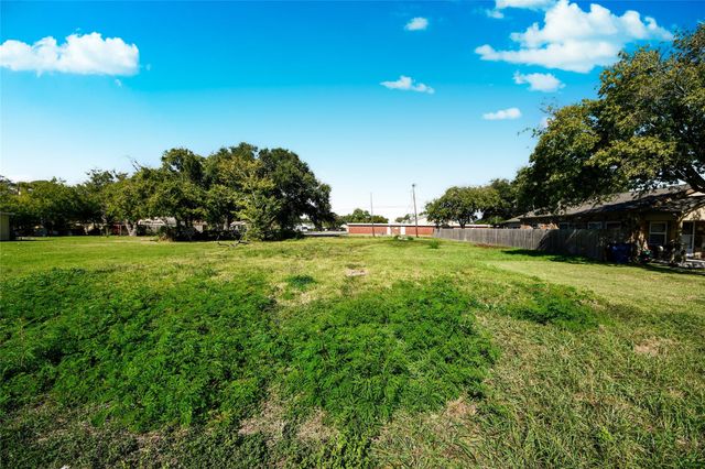 2110 4th Avenue North Avenue N, Texas City, TX 77590