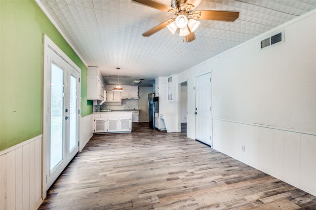 5613 Waltham Avenue, Fort Worth, TX 76133