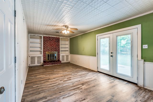 5613 Waltham Avenue, Fort Worth, TX 76133