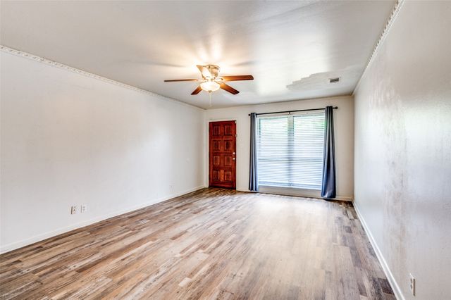 5613 Waltham Avenue, Fort Worth, TX 76133