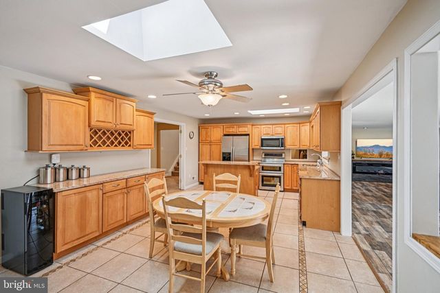 39 OAKWOOD DR, Medford, NJ 08055